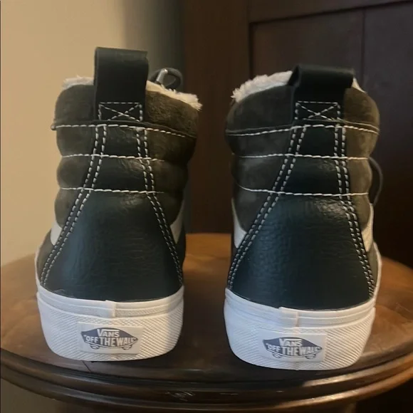 Vans® Unisex Sk8-Hi MTE High-Top Sneakers in Suede - Picture 3 of 8